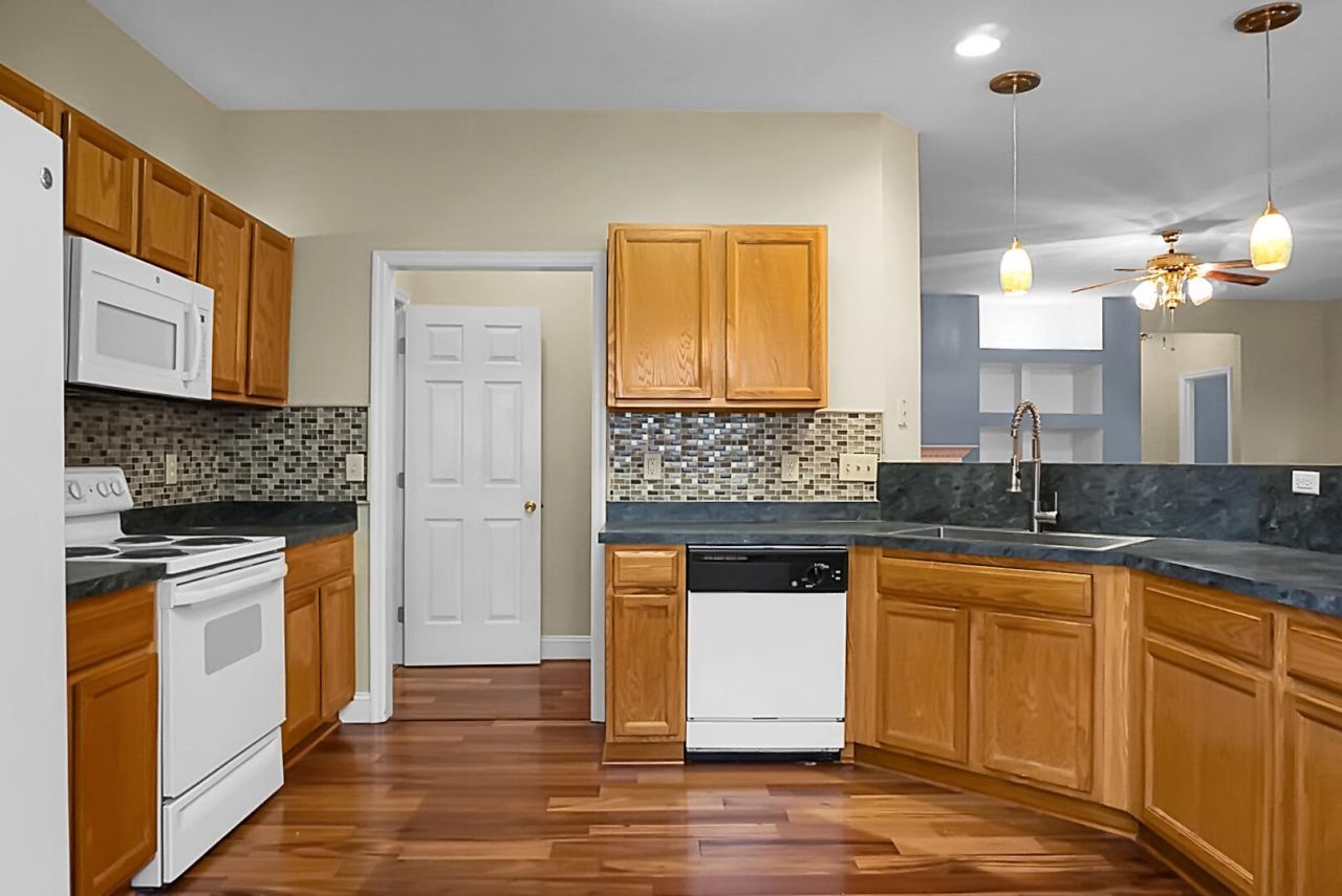 5360 Greggs Landing Photo 13