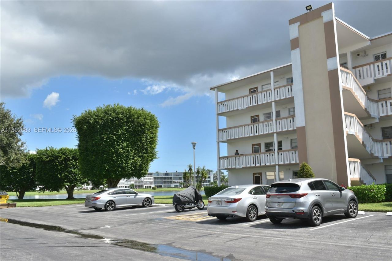 2011 Cornwall, Unit A, Boca Raton, FL 33434 Photo