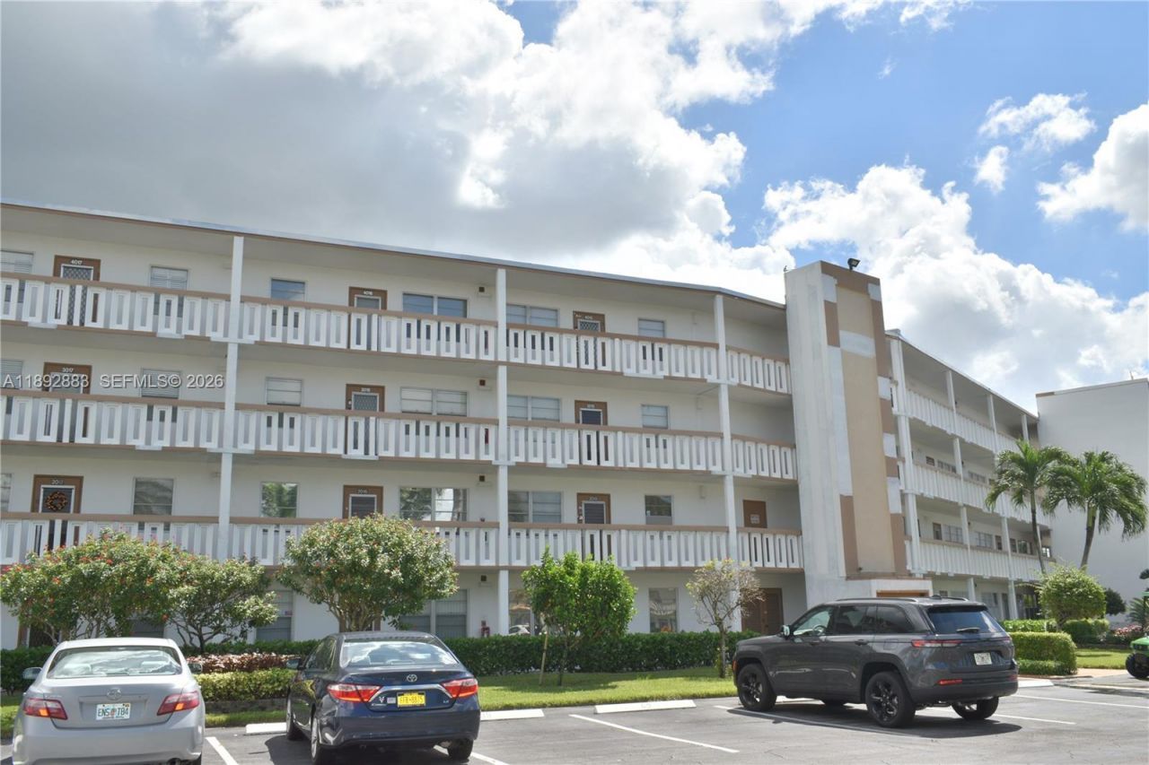 2011 Cornwall, Unit A, Boca Raton, FL 33434 Photo