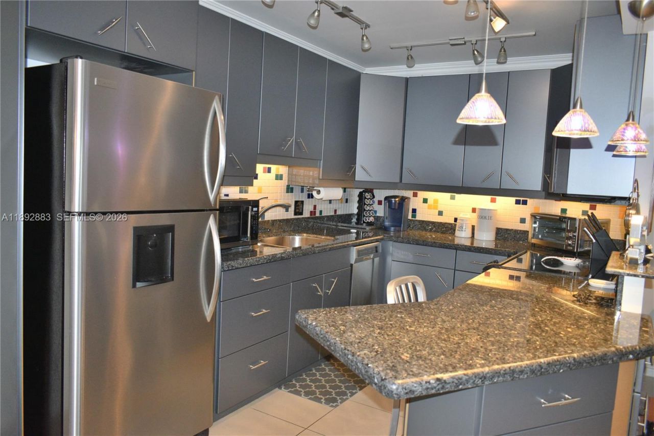 2011 Cornwall, Unit A, Boca Raton, FL 33434 Photo