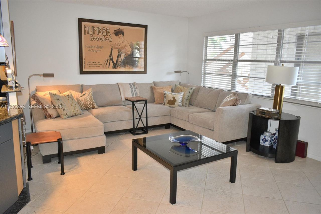 2011 Cornwall, Unit A, Boca Raton, FL 33434 Photo