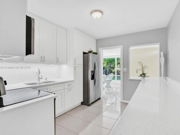 822 Avenida Hermosa, West Palm Beach, FL 33405