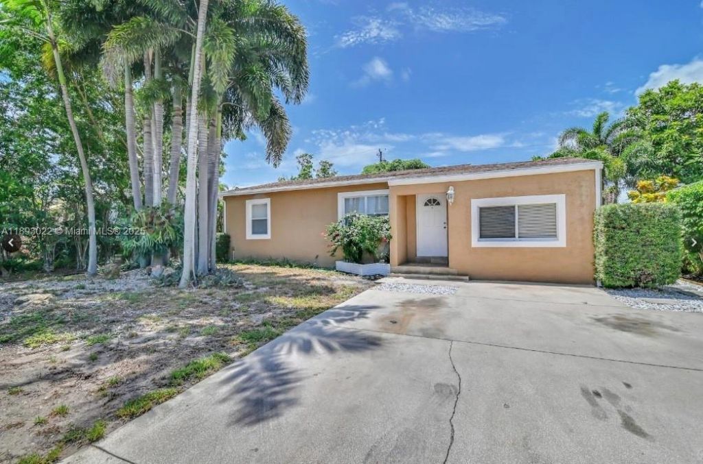 822 Avenida Hermosa, West Palm Beach, FL 33405 Photo