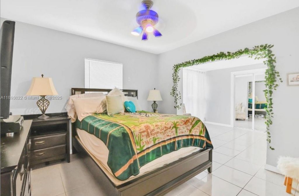 822 Avenida Hermosa, West Palm Beach, FL 33405 Photo