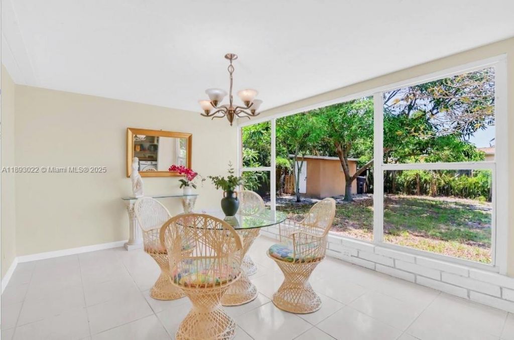 822 Avenida Hermosa, West Palm Beach, FL 33405 Photo