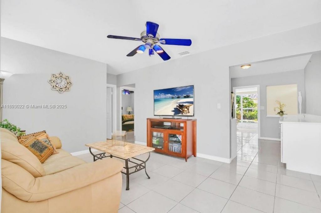 822 Avenida Hermosa, West Palm Beach, FL 33405 Photo