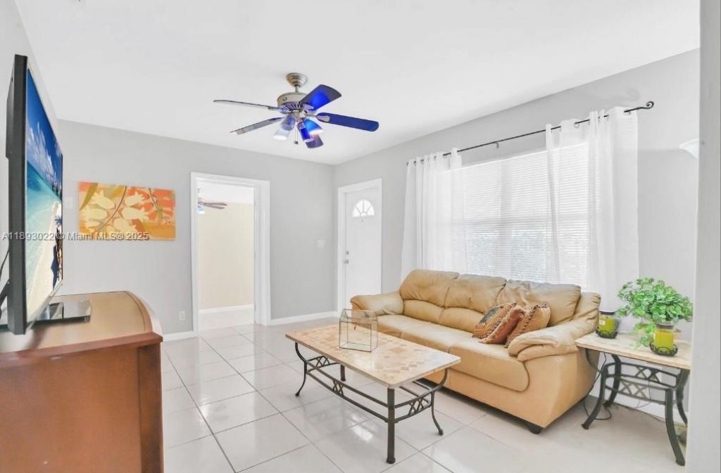 822 Avenida Hermosa, West Palm Beach, FL 33405 Photo