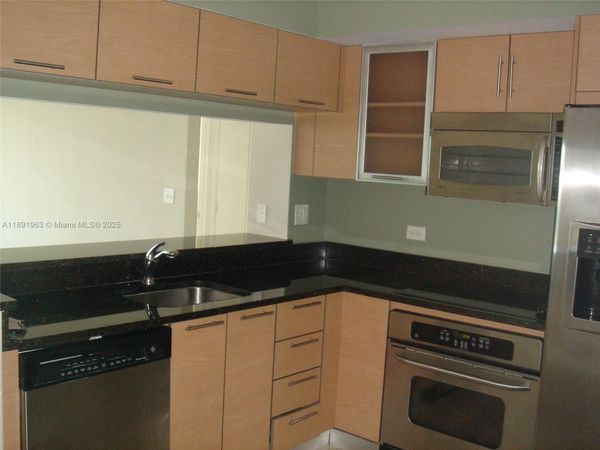 31 SE 5 ST, Unit 1210, Miami, FL 33131