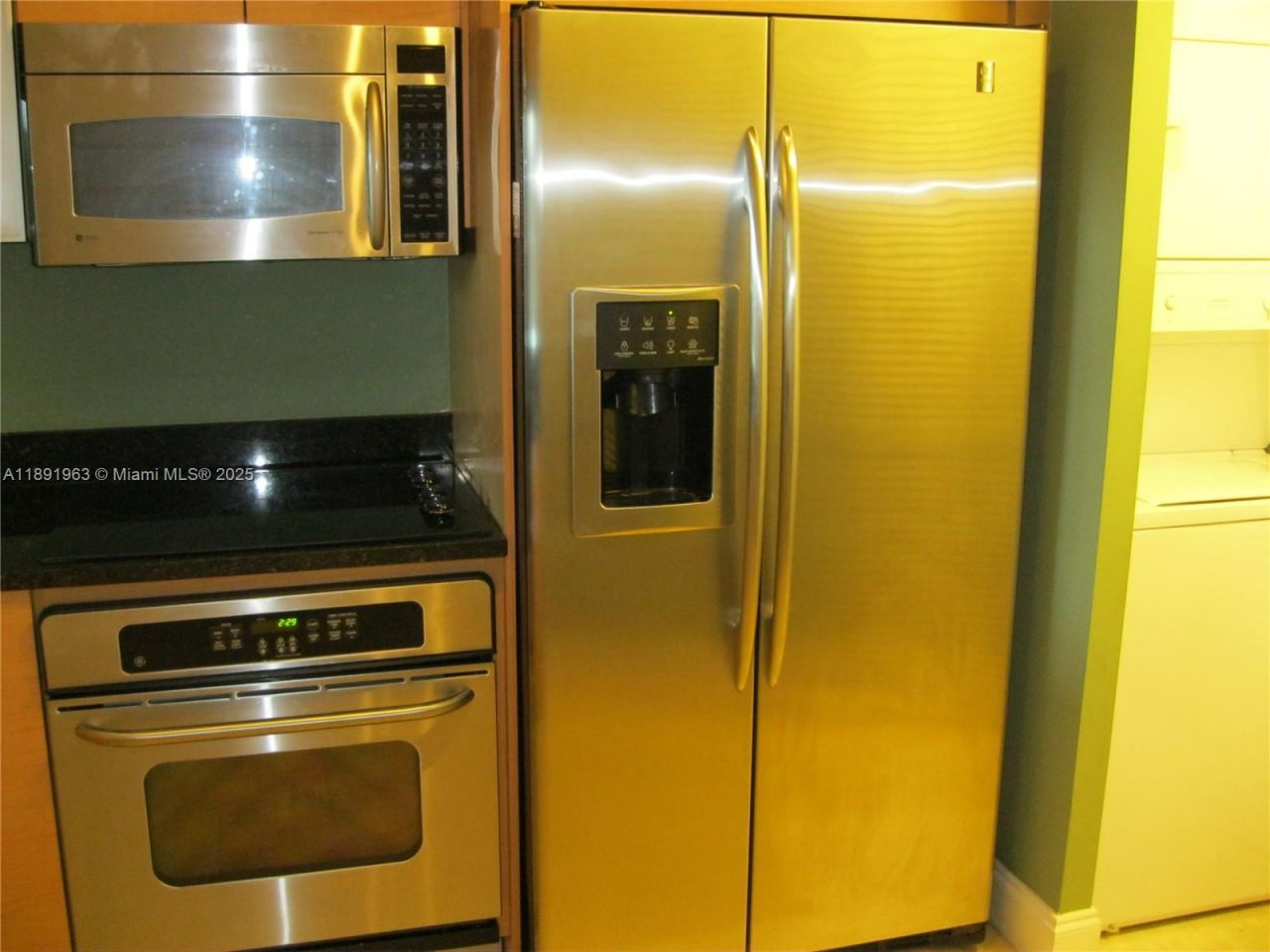 31 SE 5 St, Unit 1210, Miami, FL 33131 Photo