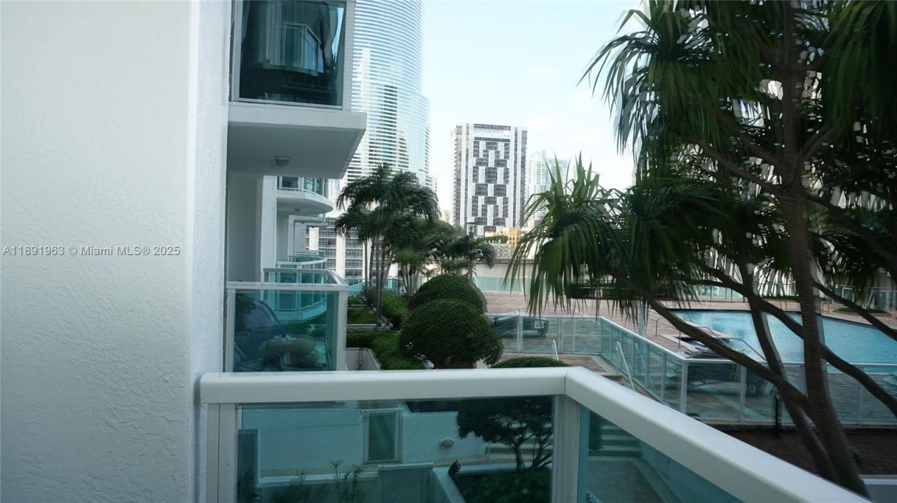 31 SE 5 St, Unit 1210, Miami, FL 33131 Photo