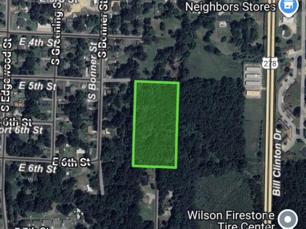 Harris St, Hope, AR 71801