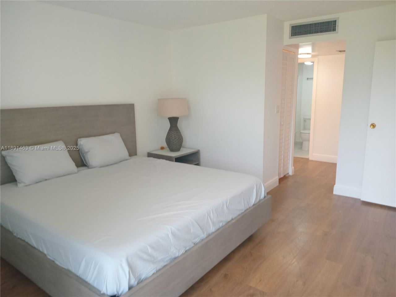 20400 W Country Club Dr, Unit 209, Aventura, FL 33180 Photo