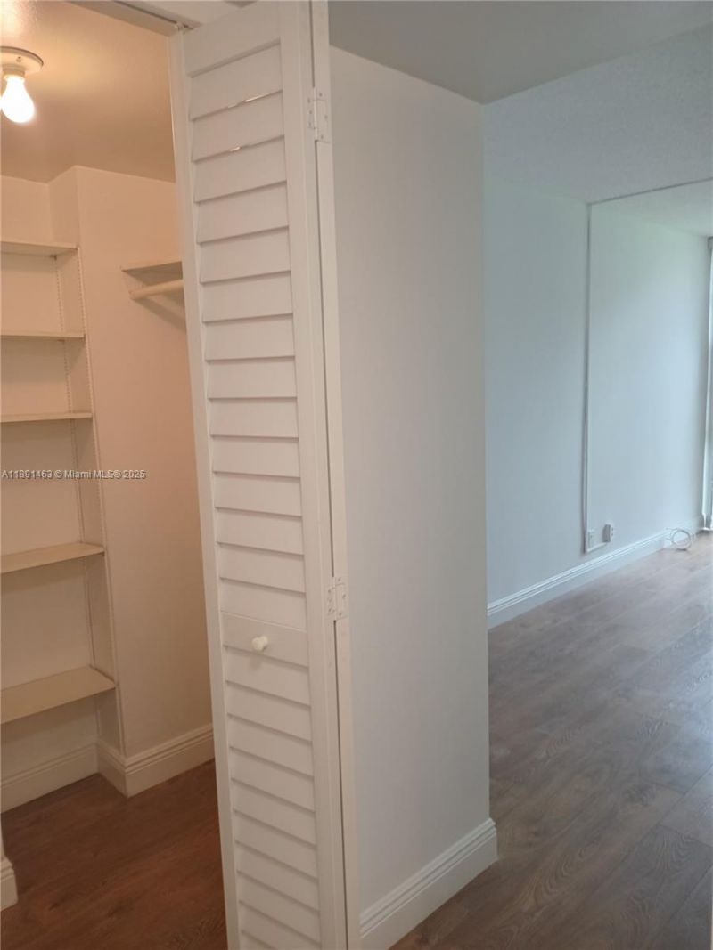 20400 W Country Club Dr, Unit 209, Aventura, FL 33180 Photo