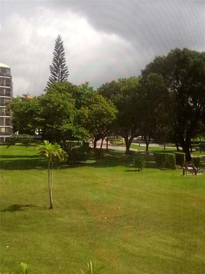 20400 W Country Club Dr, Unit 209, Aventura, FL 33180 Photo