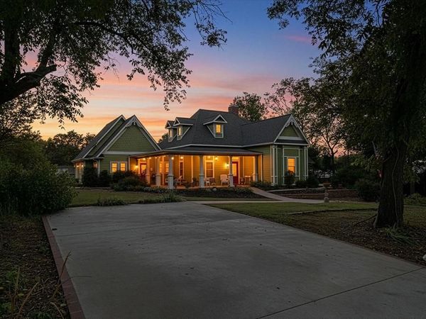 326 W Liberty Street, Pilot Point, TX 76258