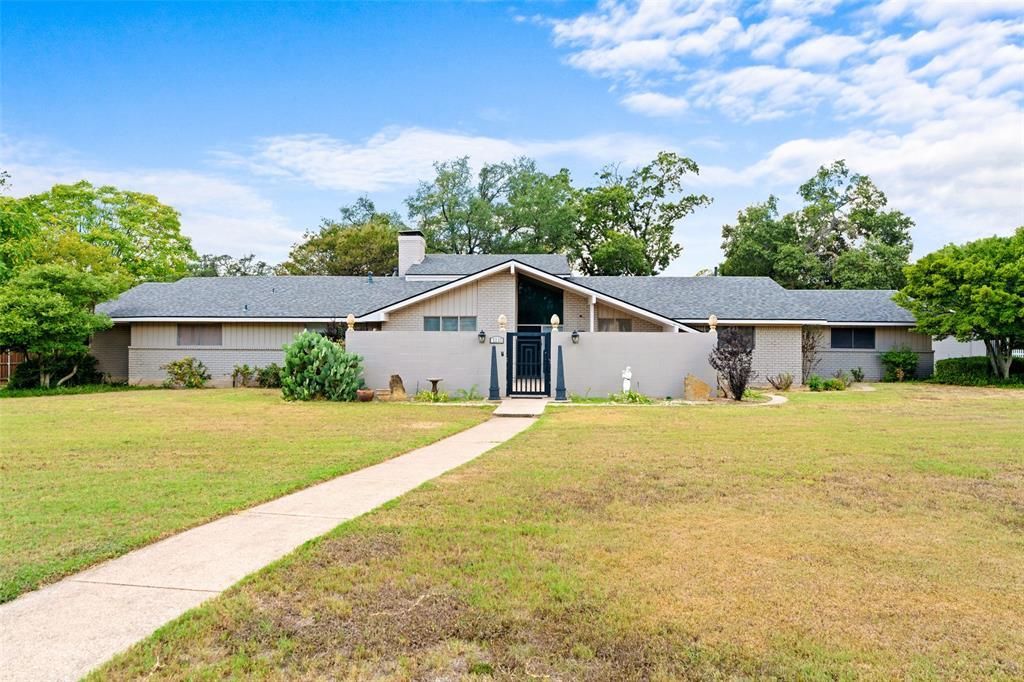 1115 S Greenstone Lane, Duncanville, TX 75137 Main Photo