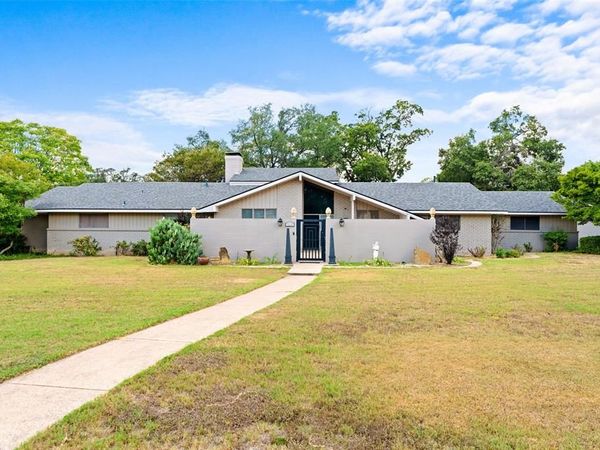 1115 S Greenstone Lane, Duncanville, TX 75137