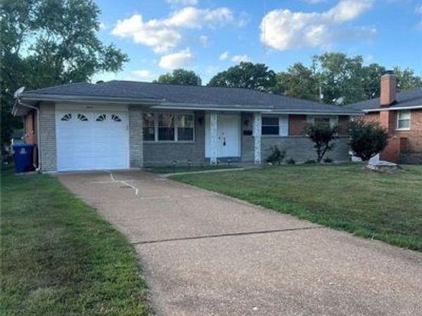2231 Rosegarden Drive, St Louis, MO 63125