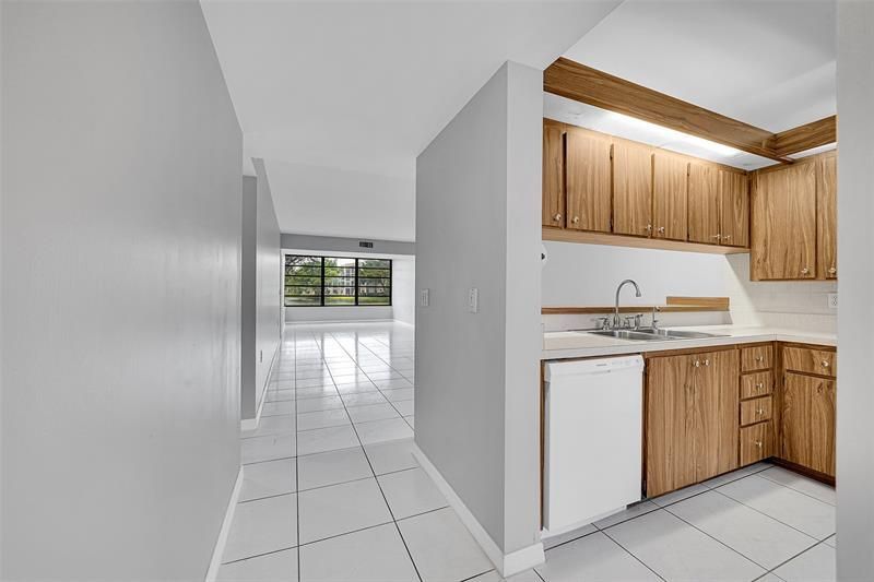 1713 Whitehall Drive, Unit 103, Davie, FL 33324 Photo