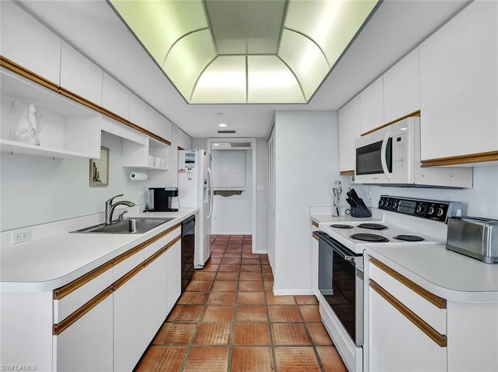 6361 Pelican Bay Blvd, Unit 904, Naples, FL 34108 Photo