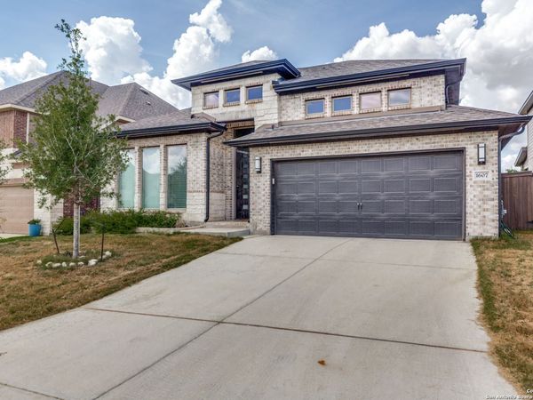 1607 Hallettsville, San Antonio, TX 78253