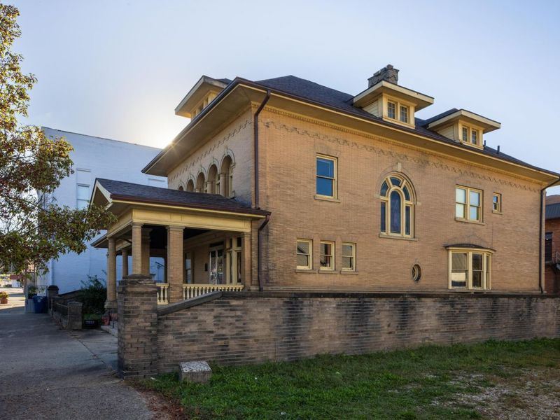 16 E Broadway Street , Wellston, OH 45692 Photo 3