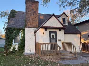 211 Kendall Avenue N, Thief River Falls, MN 56701