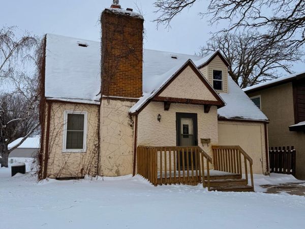 211 Kendall Avenue N, Thief River Falls, MN 56701
