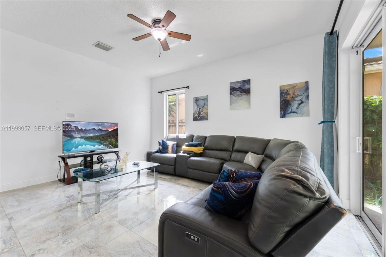 382 NE 19th Ave, Homestead, FL 33033 Photo