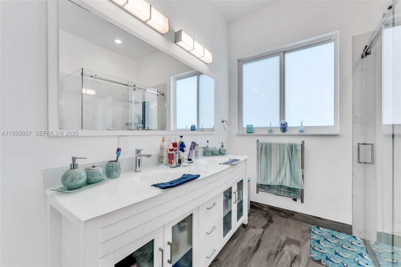 382 NE 19th Ave, Homestead, FL 33033 Photo