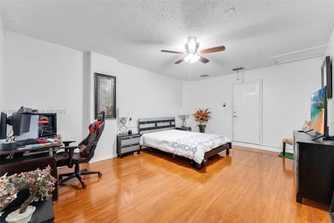 382 NE 19th Ave, Homestead, FL 33033 Photo