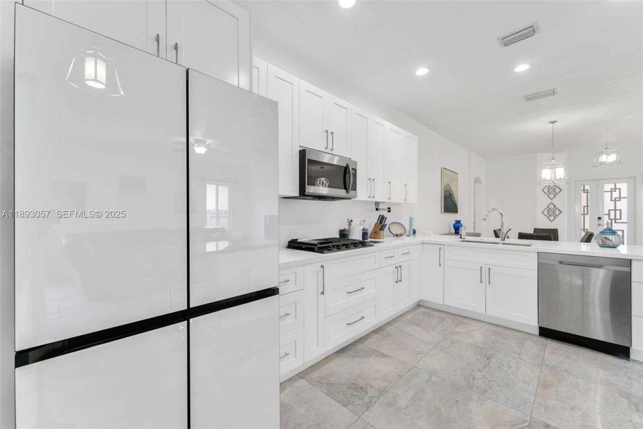 382 NE 19th Ave, Homestead, FL 33033 Photo