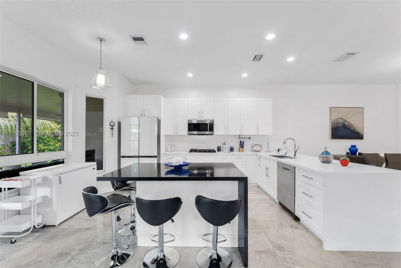 382 NE 19th Ave, Homestead, FL 33033 Photo