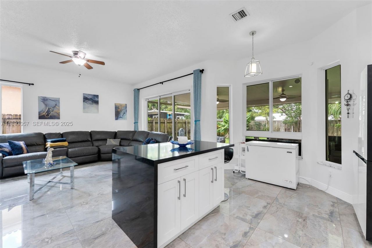 382 NE 19th Ave, Homestead, FL 33033 Photo