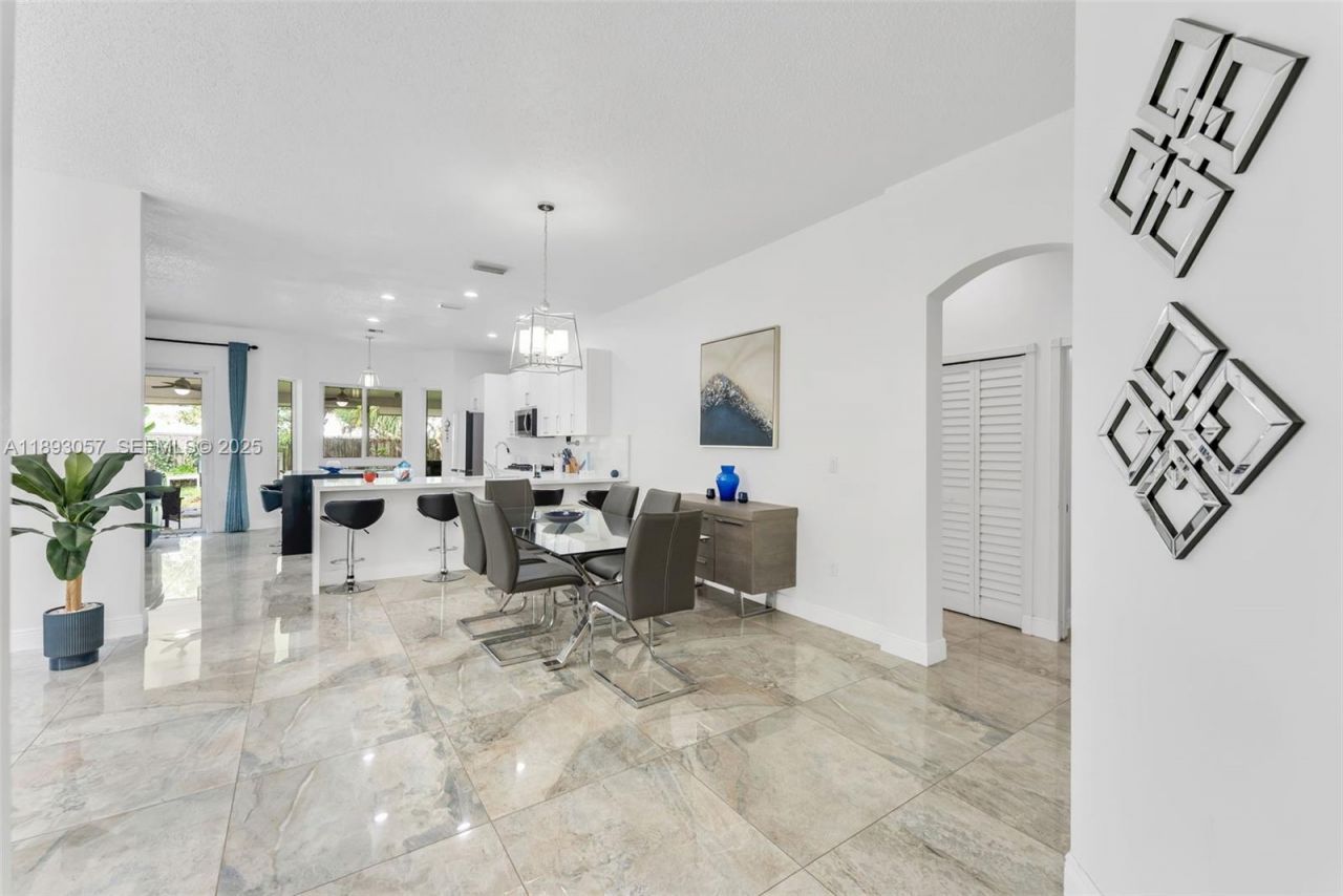 382 NE 19th Ave, Homestead, FL 33033 Photo