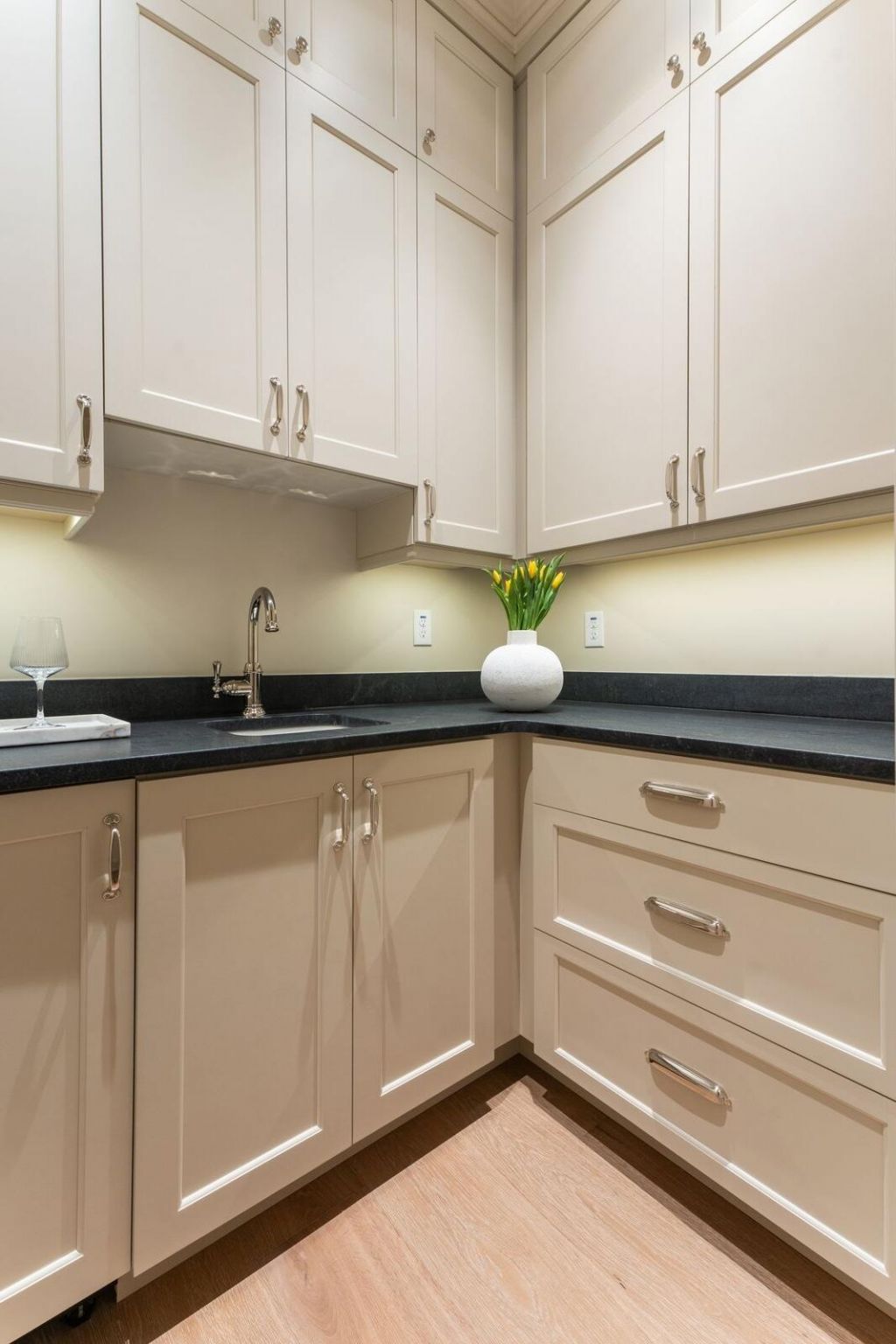 4 Trapman Street Photo 22