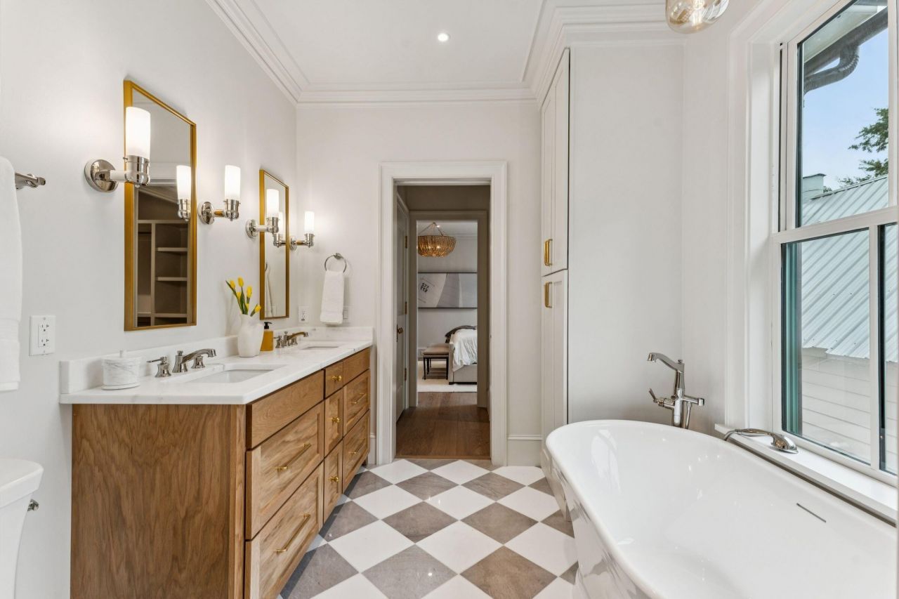 4 Trapman Street Photo 32