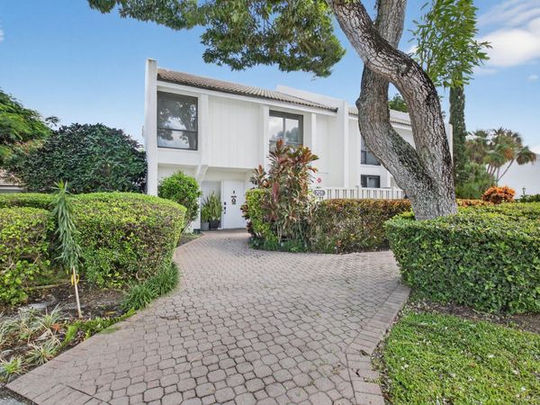 701 Bridgewood Drive, Boca Raton, FL 33434