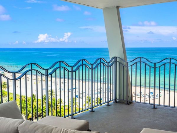 1500 Ocean Dr, Unit UPH-5, Miami Beach, FL 33139