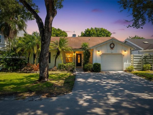 14301 SW 146th Ter, Miami, FL 33186