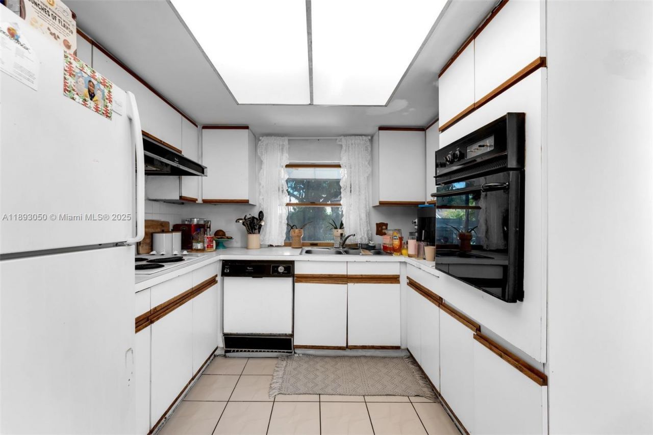 14301 SW 146th Ter, Miami, FL 33186 Photo