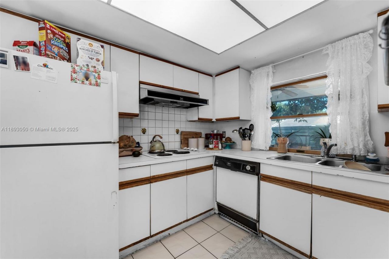 14301 SW 146th Ter, Miami, FL 33186 Photo