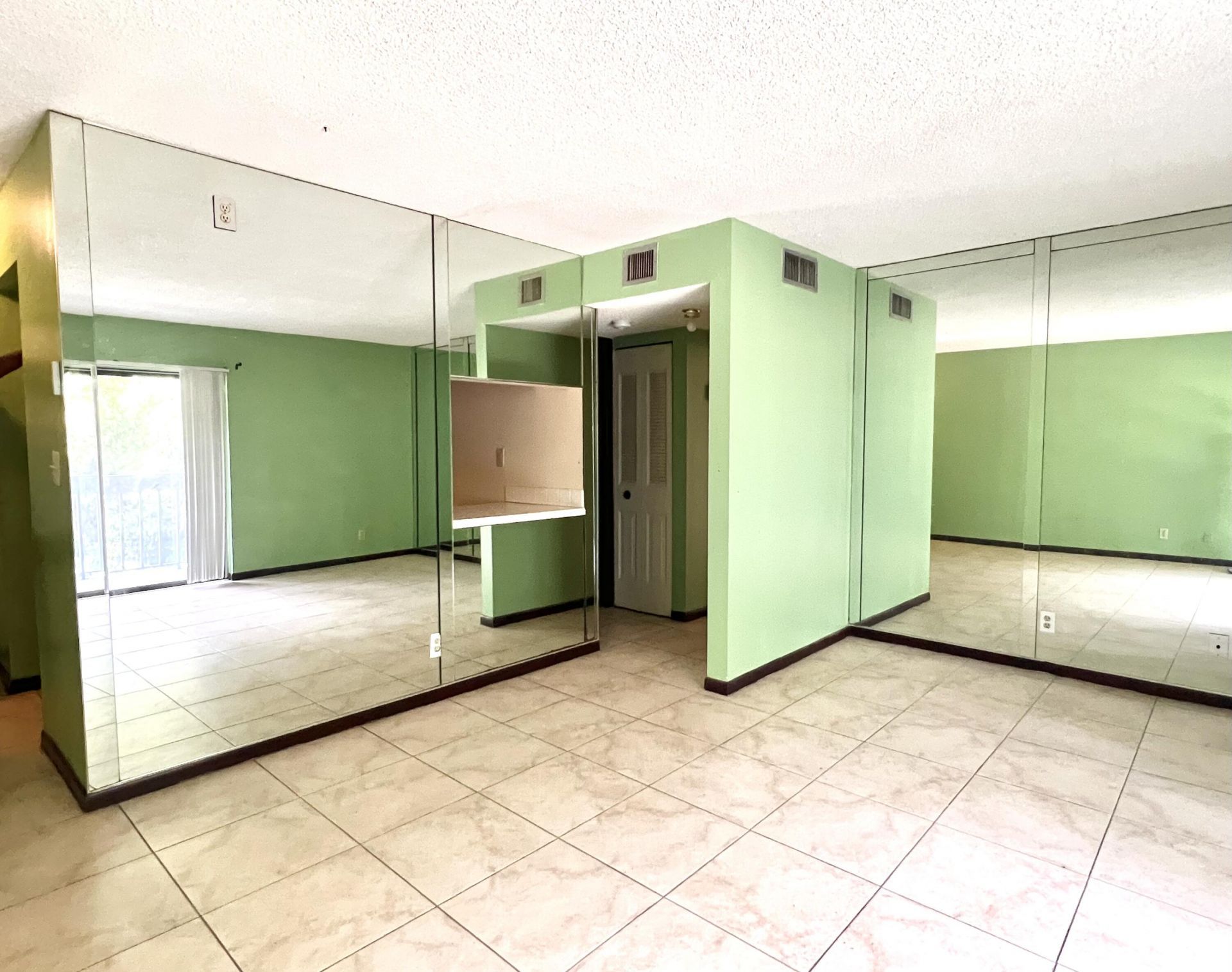 2000 N Congress Avenue, Unit 206, West Palm Beach, FL 33401 Photo