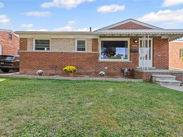 29243 Boston Street, St. Clair Shores, MI 48081