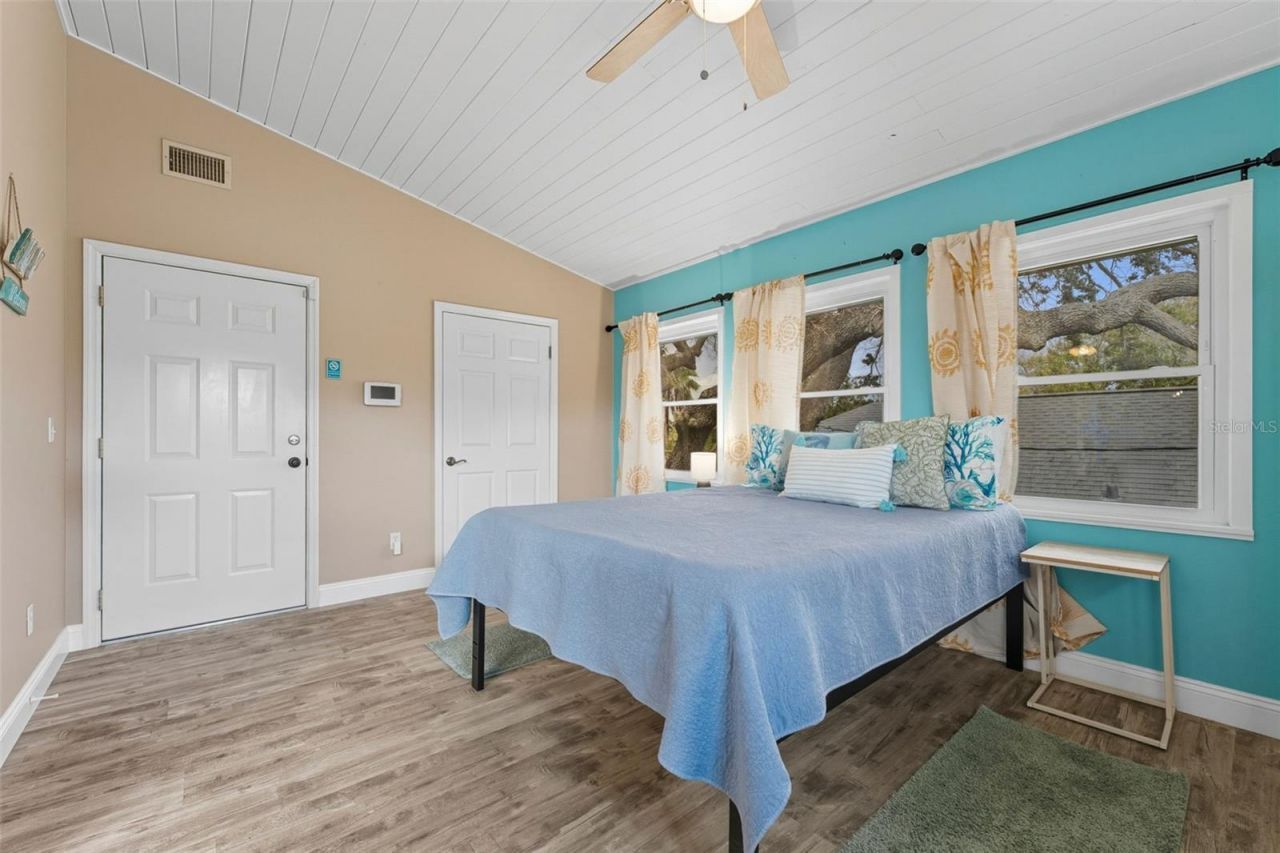 208 Bates Avenue, Indian Rocks Beach, FL 33785 Photo