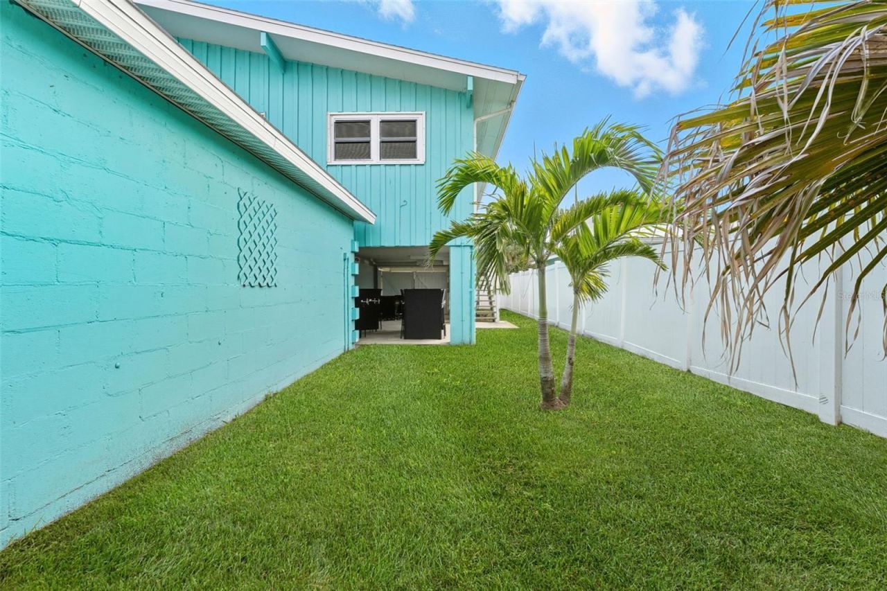 208 Bates Avenue, Indian Rocks Beach, FL 33785 Photo
