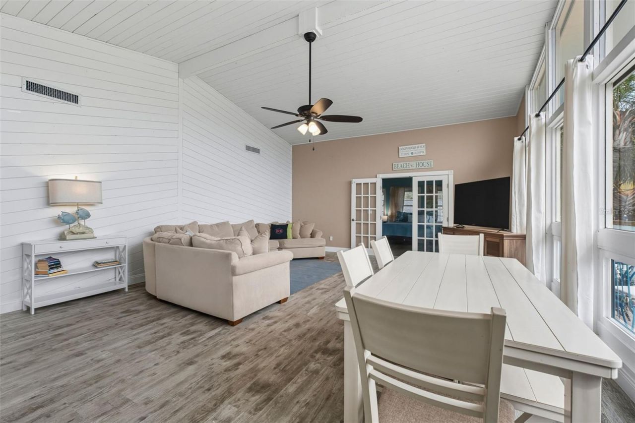 208 Bates Avenue, Indian Rocks Beach, FL 33785 Photo