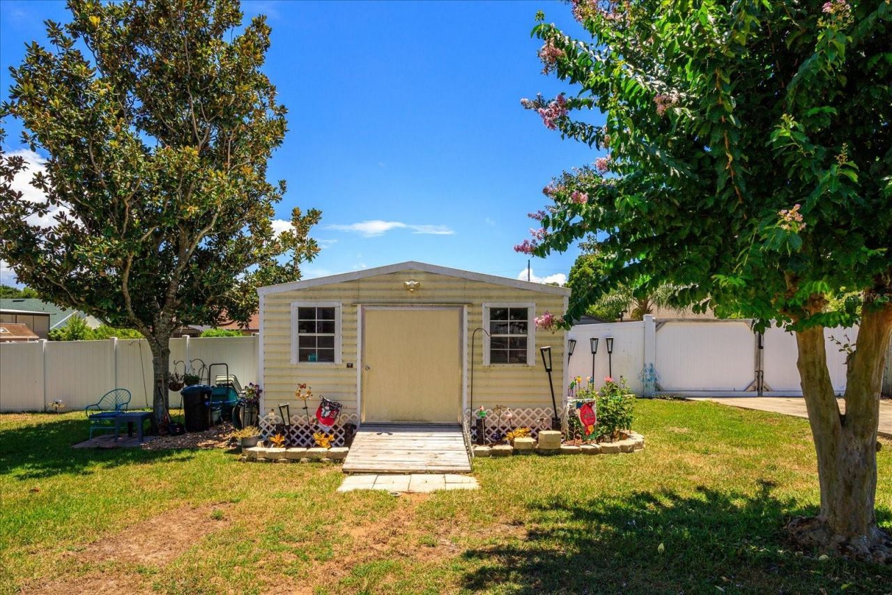 13500 Biscayne Drive, Grand Island, FL 32735 Photo