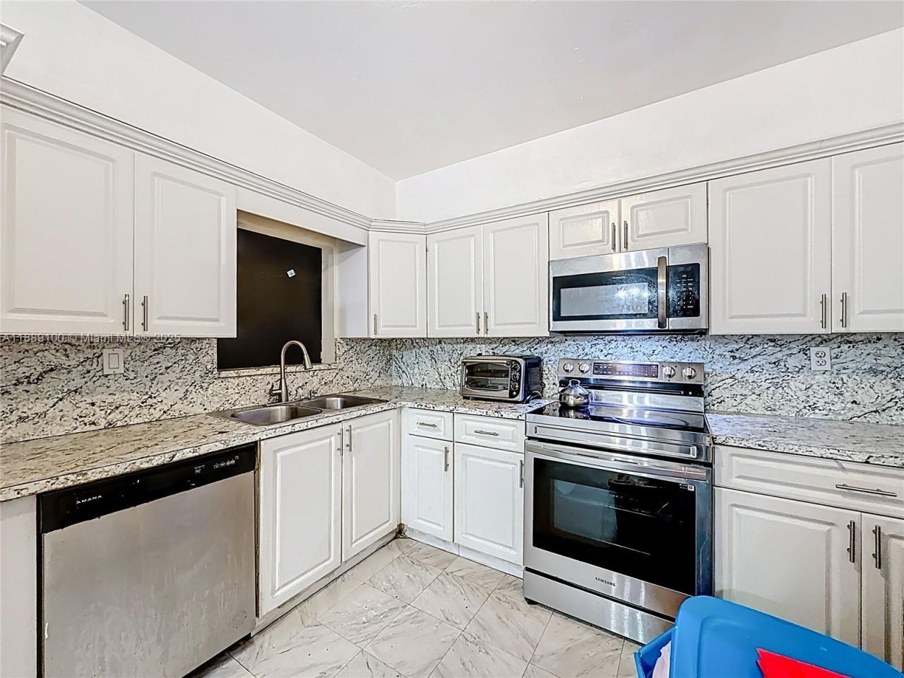 605 NE 164th St, Miami, FL 33162 Photo