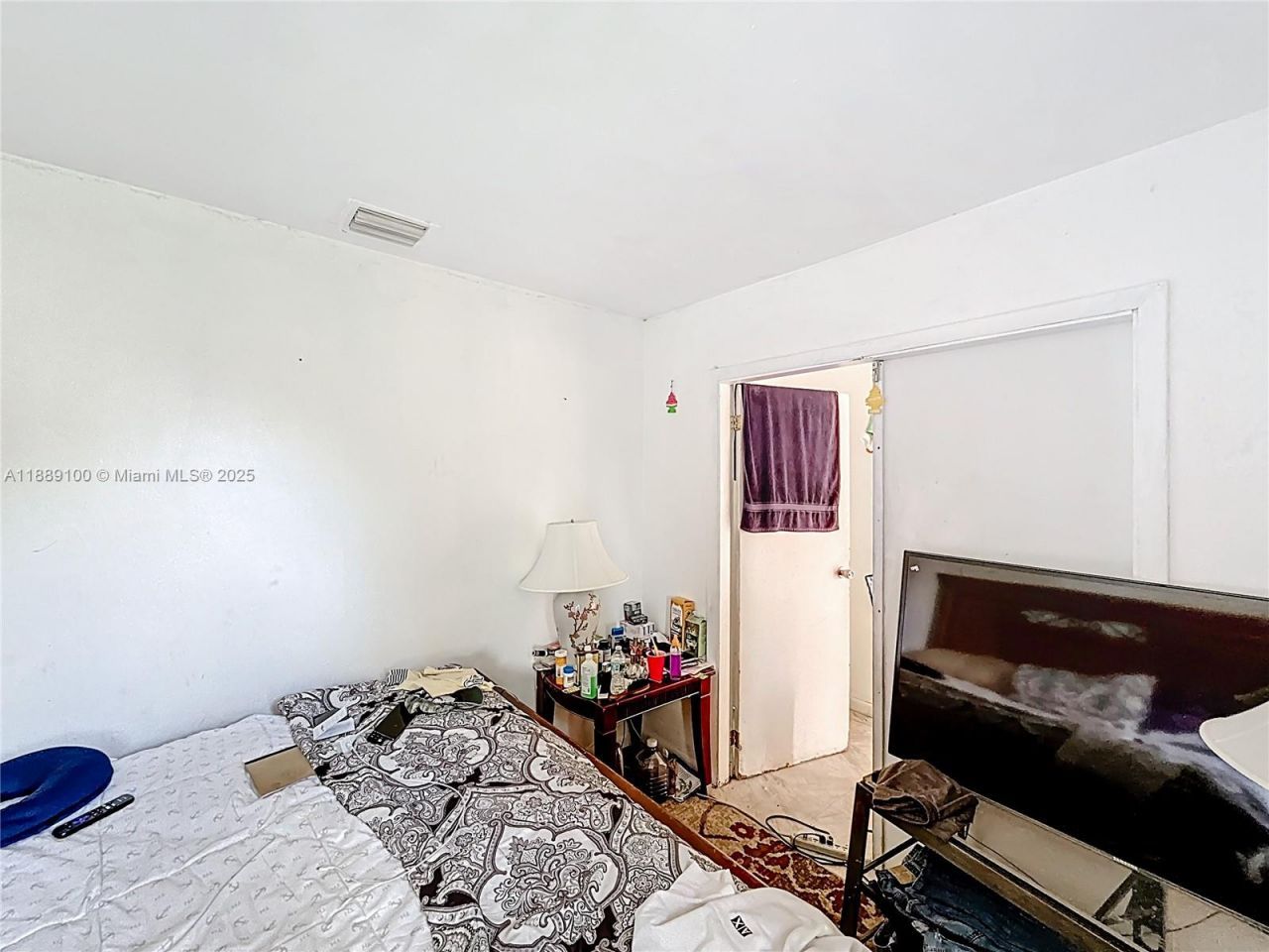 605 NE 164th St, Miami, FL 33162 Photo